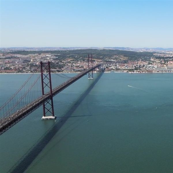The 25 de Abril bridge over the Tagus